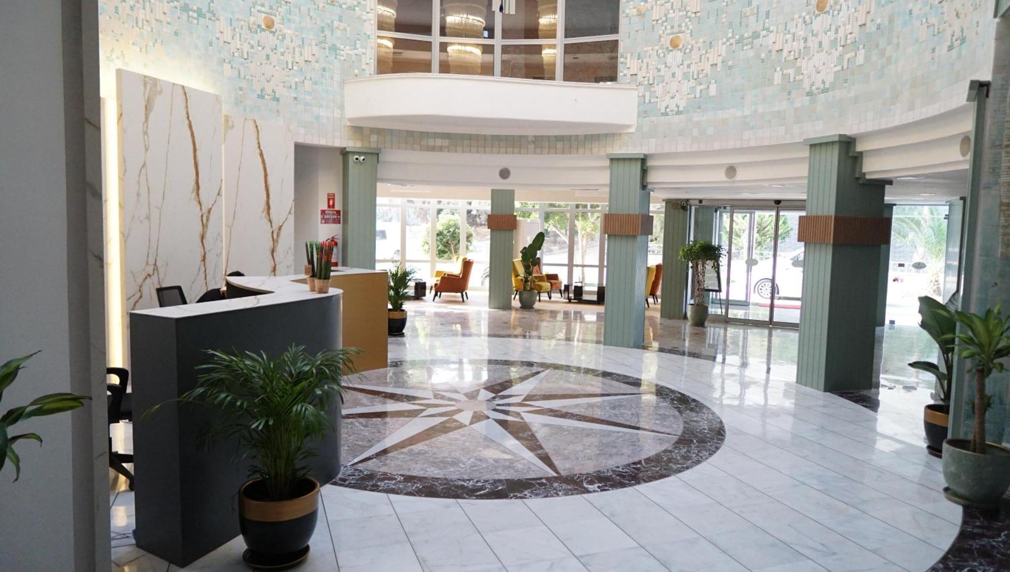 Ada Newday Resort Hotel 쿠사다시 외부 사진